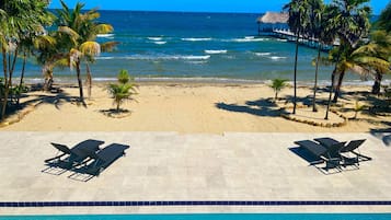 Beach nearby, sun loungers, beach towels
