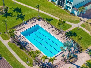 Piscine extérieure, piscine chauffée