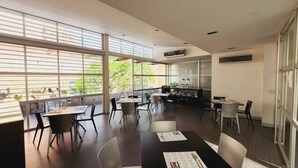 Business centre - Hotel Austral Suites (Cali)