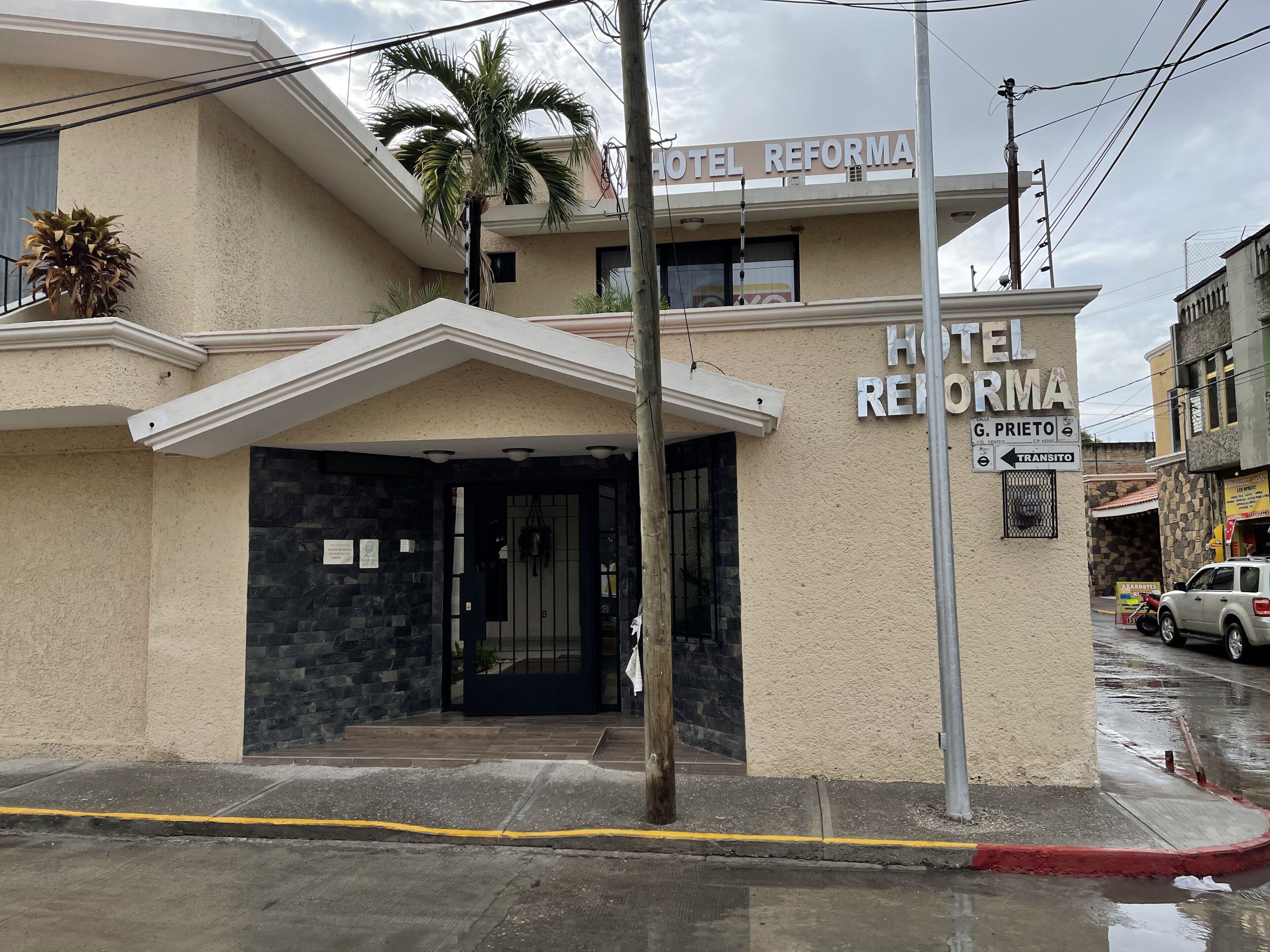 Mặt tiền nơi lưu trú