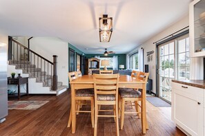 Dining - The Lakeside - Hot Tub, Dog Friendly, Trail Acces - Pontoon Rental - On Lake Winter (Winter)