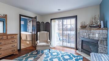 Smart TV, fireplace, DVD player