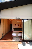 1 habitación, decoración personalizada y ropa de cama 