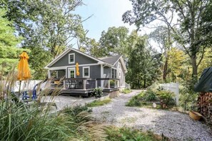 Exterior - Updated cottage "Beriozka" on Cedar Lake (Chester)