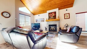 Fernseher, Kamin, Arbeitsbereiche