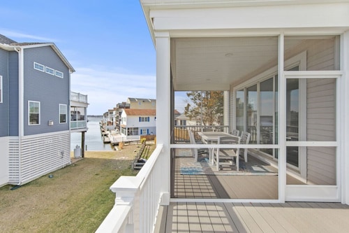 Fenwick on Bay mins to beach. Hot tub, Game Rm!