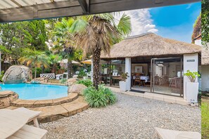 Pool - The Link Guest Lodge (Kempton Park)