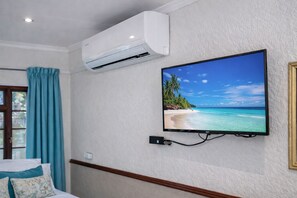 1 bedroom, WiFi - The Link Guest Lodge (Kempton Park)
