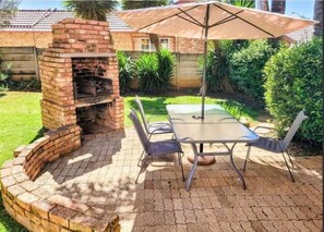 Outdoor dining - The Link@Bonsai House (Kempton Park)