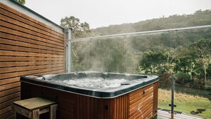 Outdoor spa tub - River House - idyllic riverside and beach location (Kennett River)