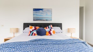 4 dormitoris, planxa i posts de planxar, wifi gratuïta i roba de llit 