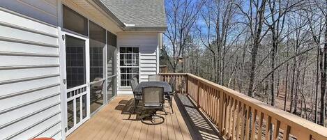 屋外ダイニングエリア