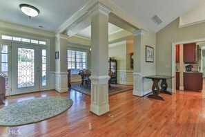 Interior - PGA WEST CONDO with view of the mountains! Located in Palmer Private on hole#4 (La Quinta)