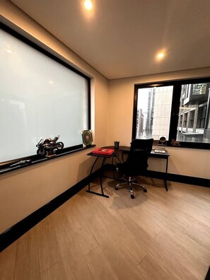 Interior - The Glamour of Shoreditch (London)