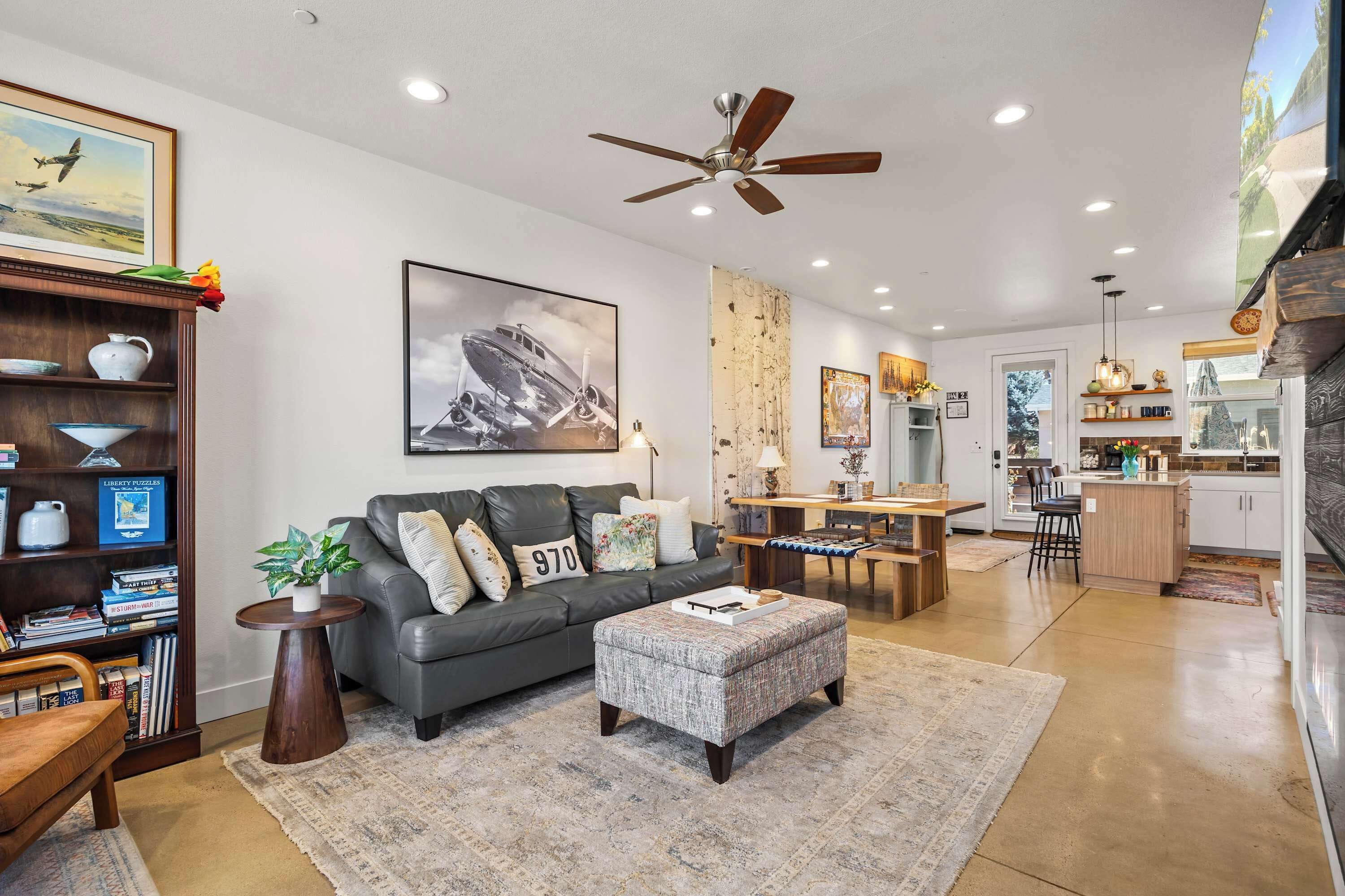 Smart TV, fireplace, offices