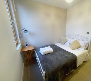 Apartment | 2 bedrooms, iron/ironing board, free WiFi, bed sheets
