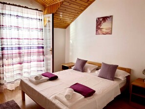 1 bedroom, free WiFi, bed sheets - Sponga 1 Apartment with balcony and sea view (Polače)