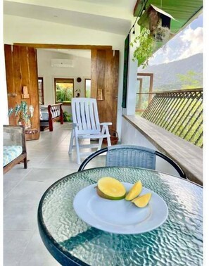 屋外ダイニングエリア