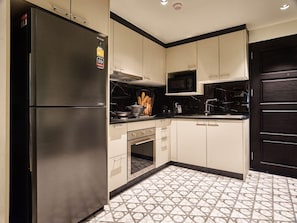 Private kitchen - Floral Court Hotel and Residence (Bangkok)