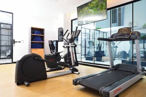 Fitness facility - Floral Court Hotel and Residence (Bangkok)