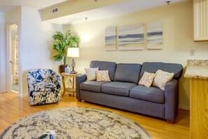 TV, DVD player - Walk to Ocean City Beach: Condo w/ Rooftop Deck (Ocean City)