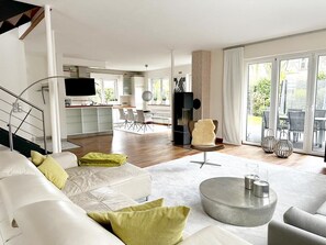 Fireplace - Modern, luxurious house, garden, balcony, 3 bedrooms, office, Pinneberg Hamburg (Pinneberg)