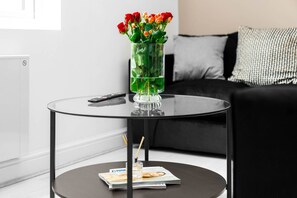 TV - Luxury 2 Bedroom Apartment  - WiFi - Smart TV (Birmingham)