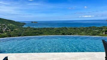 Piscine extérieure, piscine chauffée