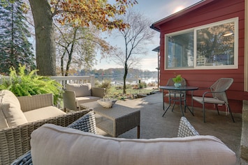 Leesburg Vacation Rental | 2BR | 2BA | 1,200 Sq Ft | Stairs Required