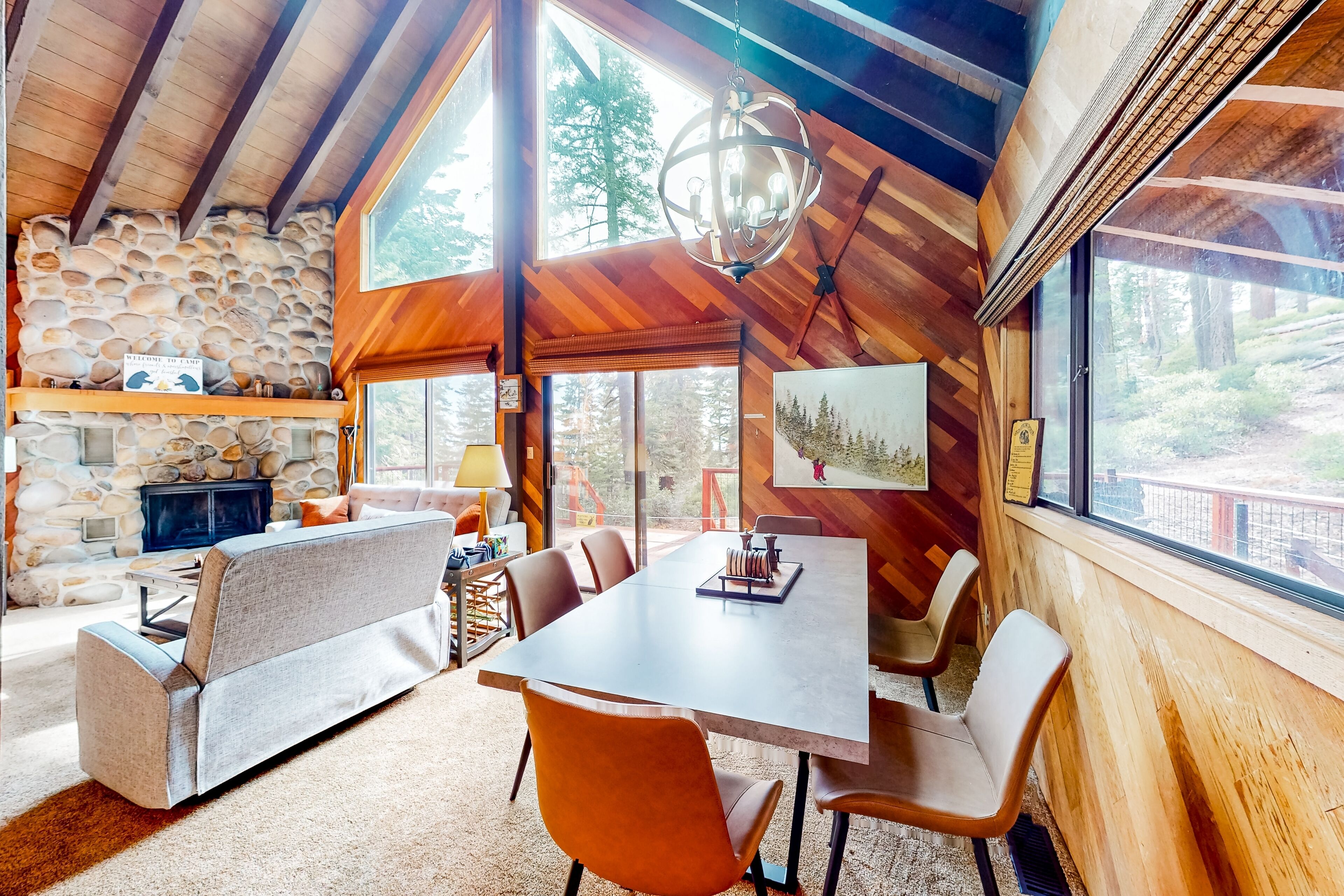 Dog-friendly cabin near lake/skiing with fireplace, deck, & W/D