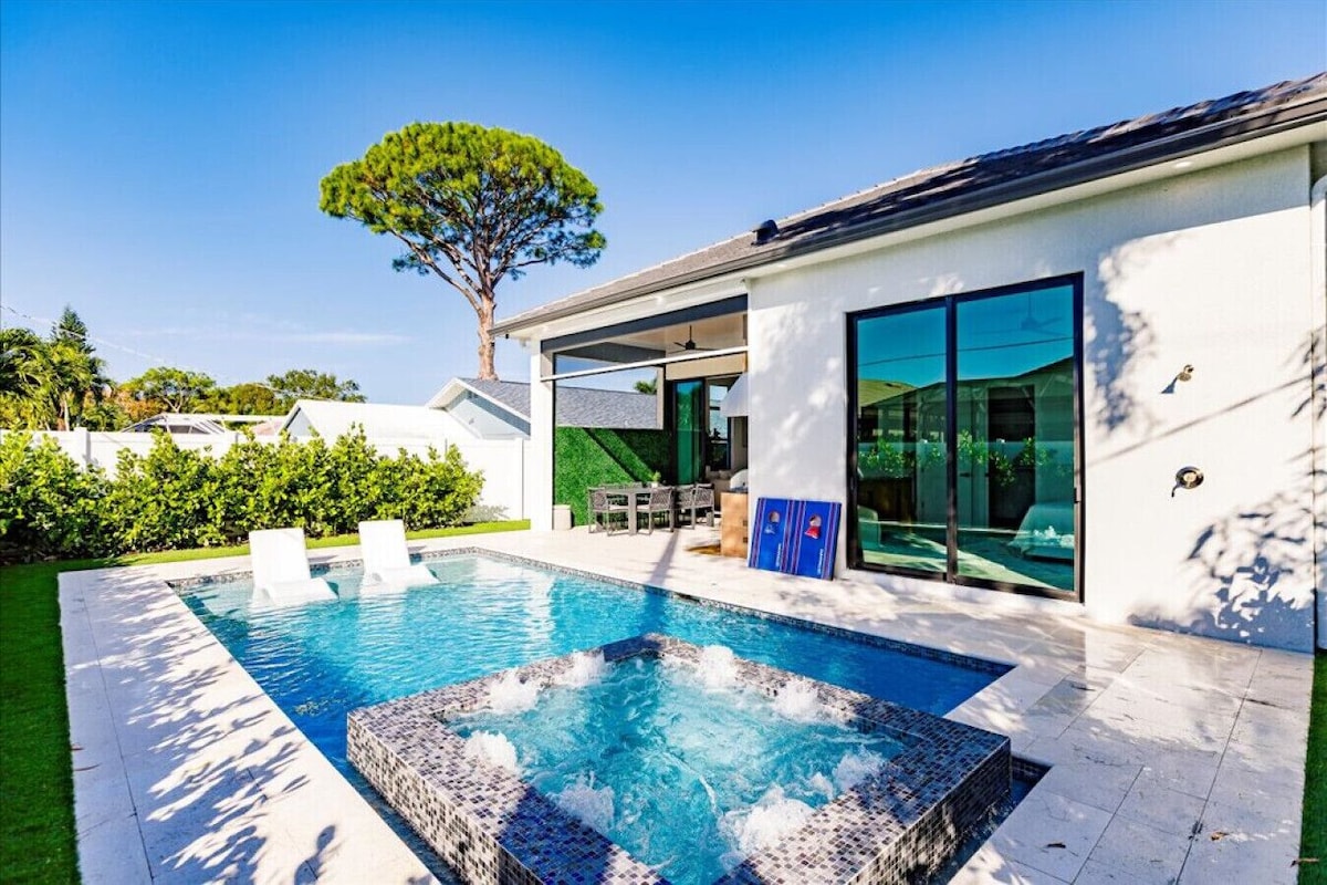 Photo 8 of Naples Calming Waves Luxury Beach Home Heated Pool/Spa Pet Friendly Walk 2 Beach