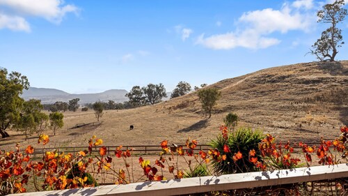 Mansfield Hideaway - Sleeps 10