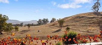 Mansfield Hideaway - Sleeps 10