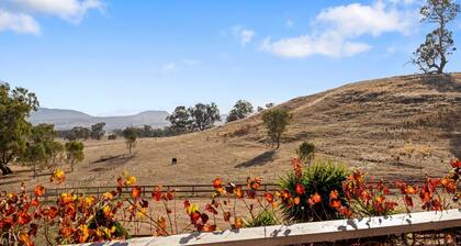 Mansfield Hideaway - Sleeps 10