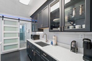 Private kitchen - Splash Pad by Book That Condo (Panama City Beach)