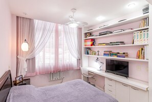 1 bedroom, desk, iron/ironing board, free WiFi - Copa-leme Lindo Apartamento na Segunda Quadra da Praia! (Leme Rio de Janeiro)