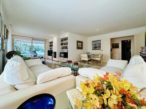 TV, fireplace, stereo - Atrium CostaBravaSi - Private pool, wifi, parking (Santa Cristina d'Aro)