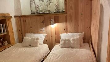 1 Schlafzimmer, BĂŒgeleisen/BĂŒgelbrett, kostenloses WLAN, BettwĂ€sche