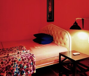 4 habitaciones, tabla de planchar con plancha, wifi y ropa de cama 