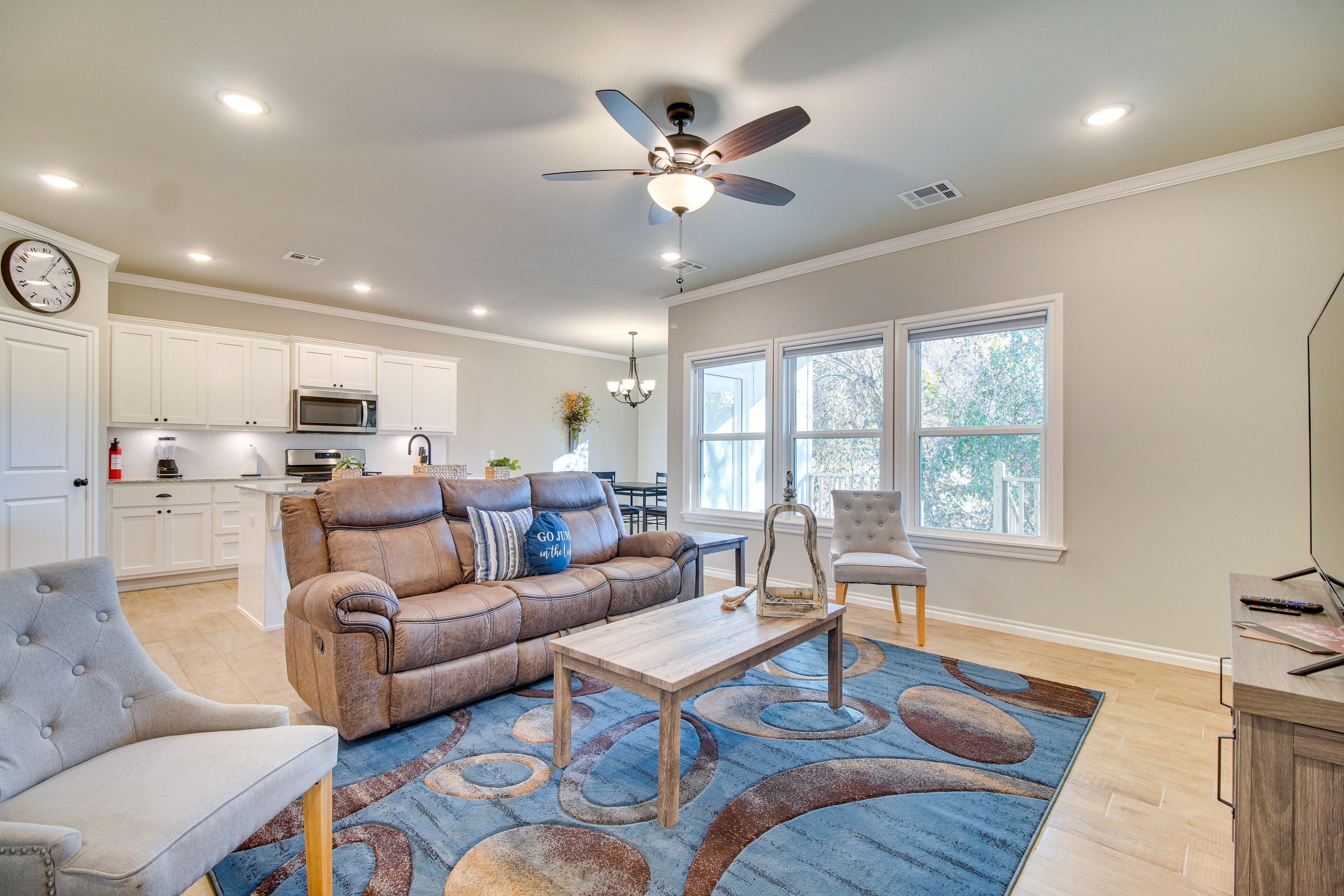 Grove Vacation Rental | 3BR | 2BA | 1,483 Sq Ft | Step-Free Access