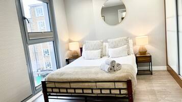 3 bedrooms, desk, iron/ironing board, free WiFi