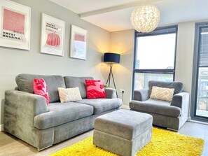 Smart TV - Shoreditch 3-Bed flat in Hoxton w/ Balcony & Lift (London)