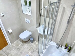 Eco-friendly toiletries, towels