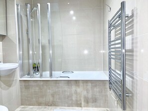 Articles de toilette écologiques, serviettes fournies