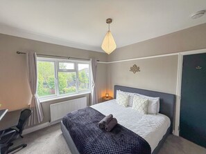 3 chambres, bureau, fer et planche à repasser, Wi-Fi gratuit