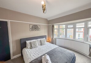 3 chambres, bureau, fer et planche à repasser, Wi-Fi gratuit