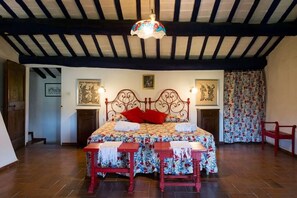 5 Schlafzimmer, Bügeleisen/Bügelbrett, WLAN, Bettwäsche