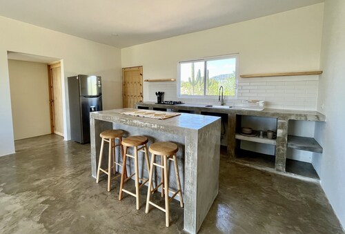 Eco living 2 bd oasis with ocean view Casa Milpa