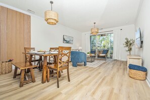 Dining - 2 Sparkling Pools |Beach| Barefoot Landing | Golf (North Myrtle Beach)