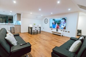 Apartment, Mehrere Betten | Wohnbereich